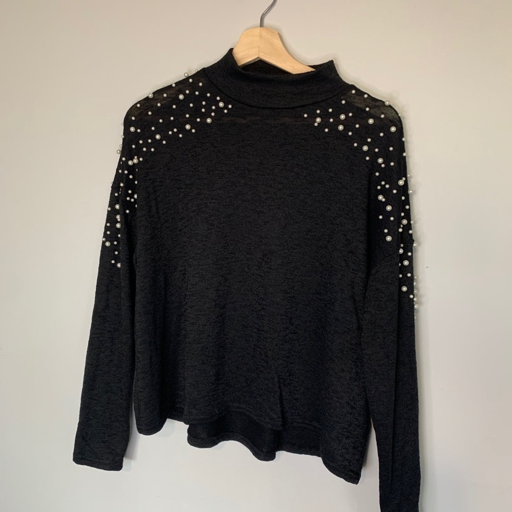 H&M gray sweater with pearls